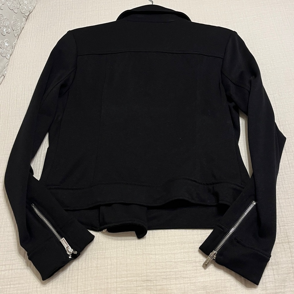 Tahari Black Women's Motorcycle Jacket. Size Small. Excellent Condition - Picture 3 of 5